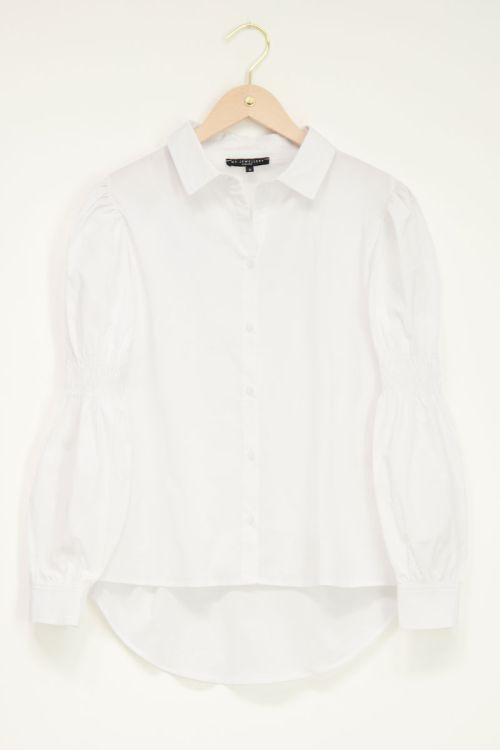 Witte blouse met smock mouwen