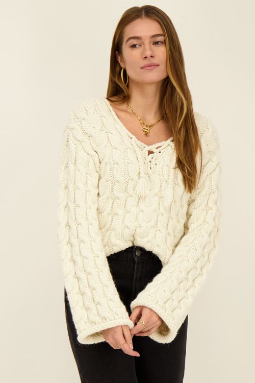 White cable knit sweater with drawstring | My Jewellery