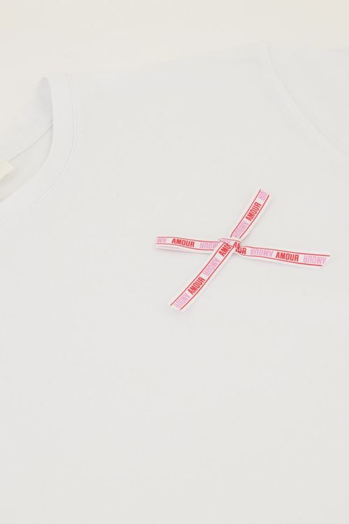 White T-shirt with pink "Amour" bow tie | My Jewellery