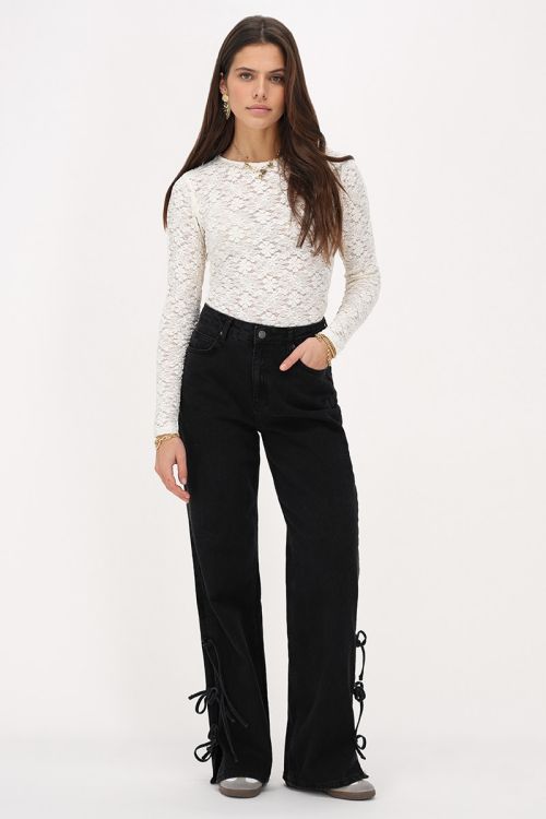 Off-white lace top with long sleeves | My Jewellery