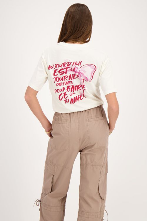 Off-white t-shirt with pink bow | My Jewellery
