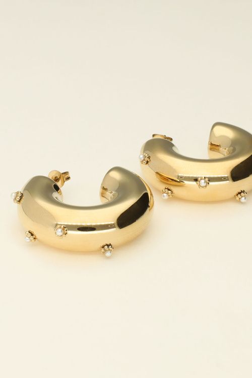 Open hoop earrings with flower and pearl | My Jewellery