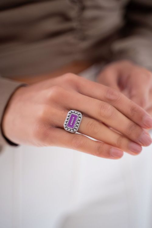 Bold Spirit Ring mit lila Amour-Charm