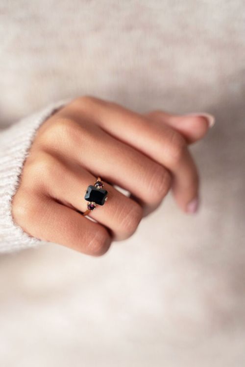 Vintage Statement Ring mit schwarzem Kristall