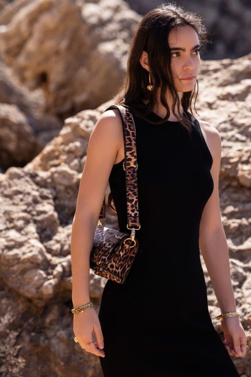 Bruine tas clearance