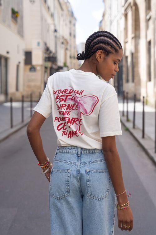 Off-white t-shirt with pink bow | My Jewellery