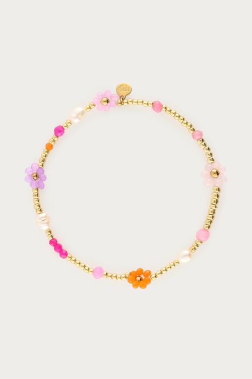 Armband mit Süßwasserperlen und Blumen