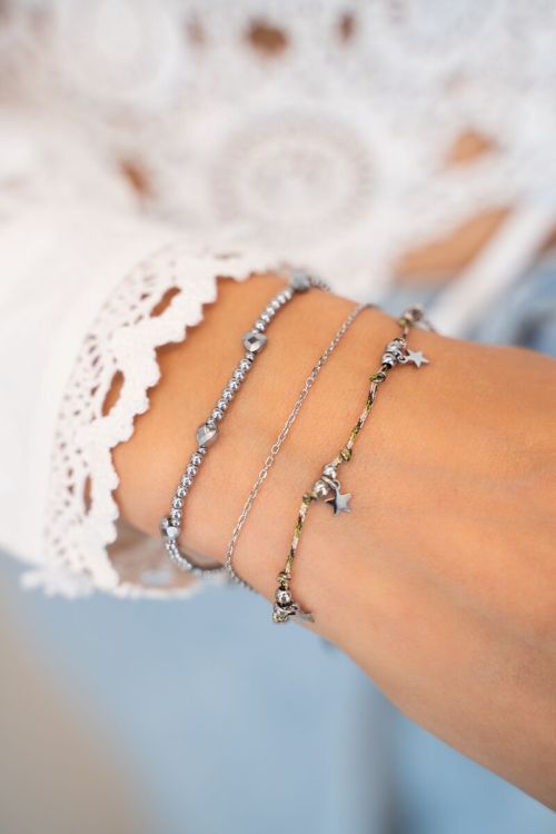 Minimalist bracelet with cord and stars