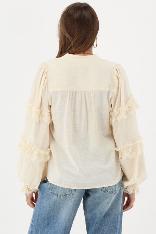 Beige blouse with lace details | My Jewellery