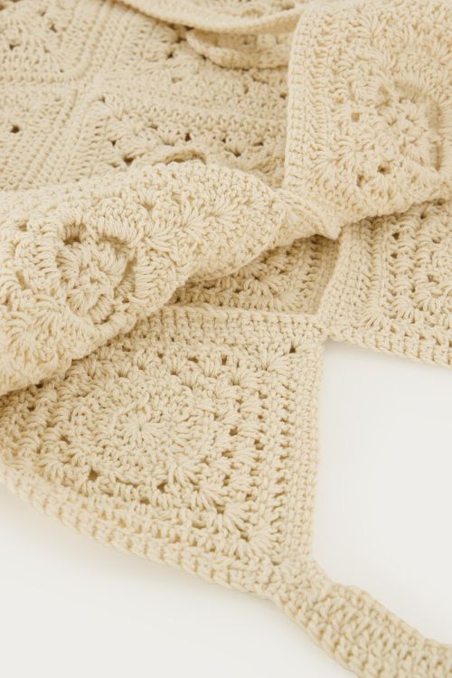 Beige crochet tote bag with floral details | My Jewellery