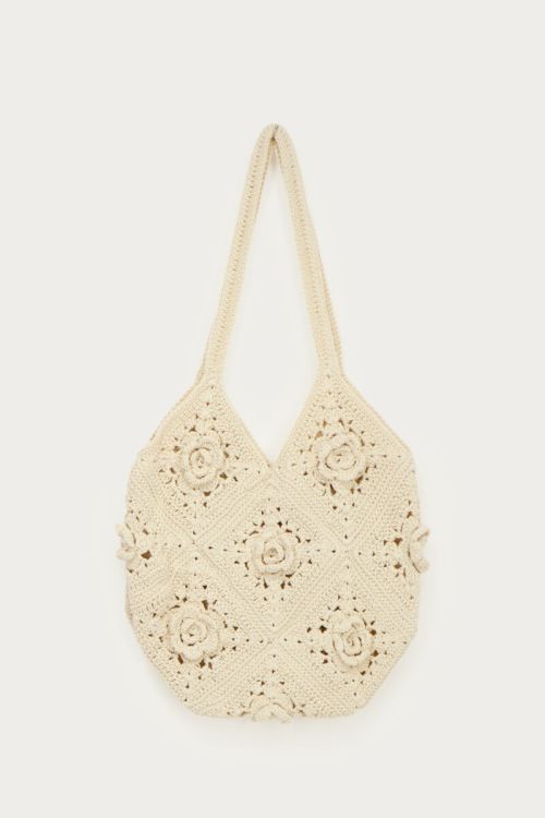 Beige crochet shopper met bloemen details