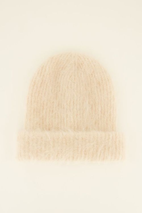 Beige fluffy beanie | My Jewellery