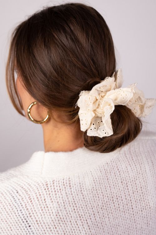 Beige scrunchie with embroidery | My Jewellery