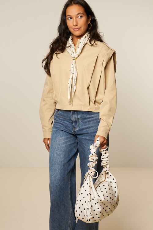 Beige short trench coat with pleats | My Jewellery