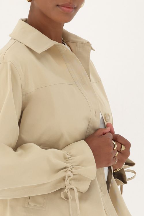 Beige short trench coat | My Jewellery