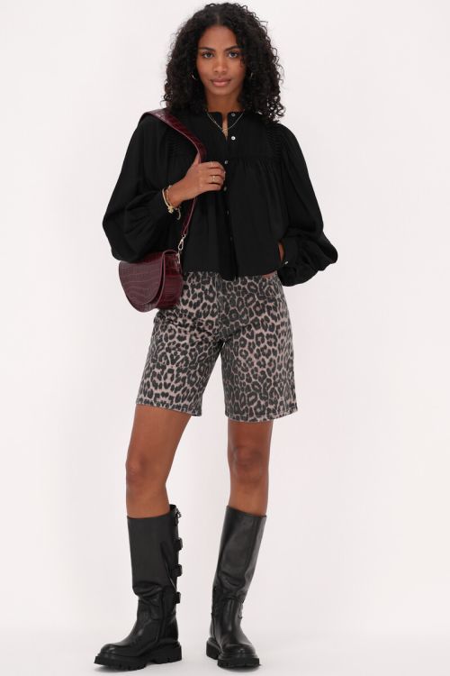 bermuda shorts with leopard print | My Jewellery