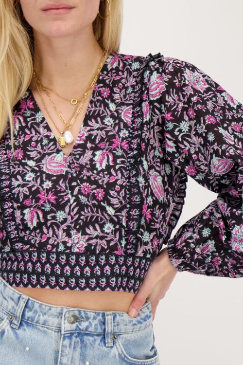 Zwarte crop top met lila en roze bloemenprint | My Jewellery