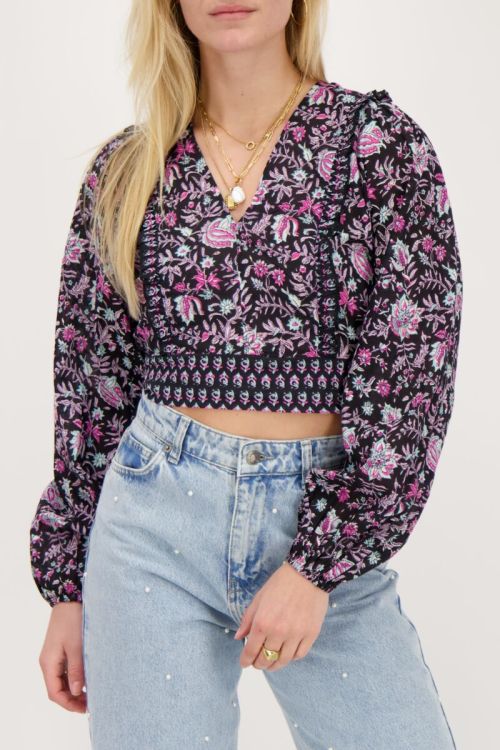 Zwarte crop top met lila en roze bloemenprint | My Jewellery