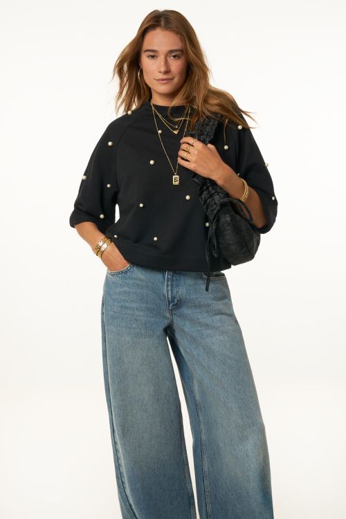 Black short sweater with faux pearls | My Jewellery