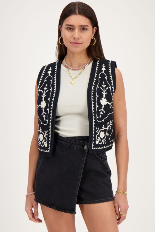 Jupe-short en denim noir avec boutons