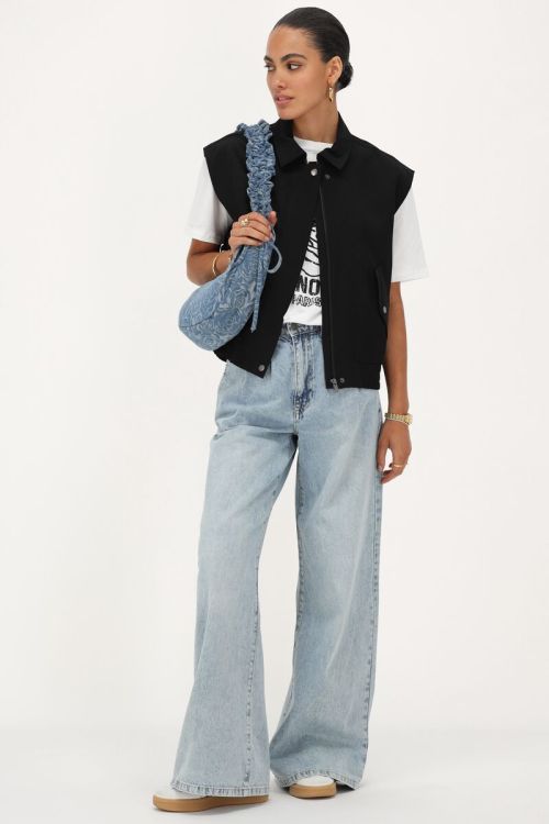 Black gilet with collar and pockets | My Jewellery