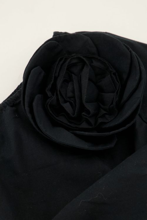 Black one-shoulder top with flower | My Jewellery