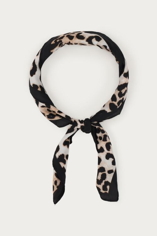 Schwarzer Schal in Satinoptik mit Leopardenmuster