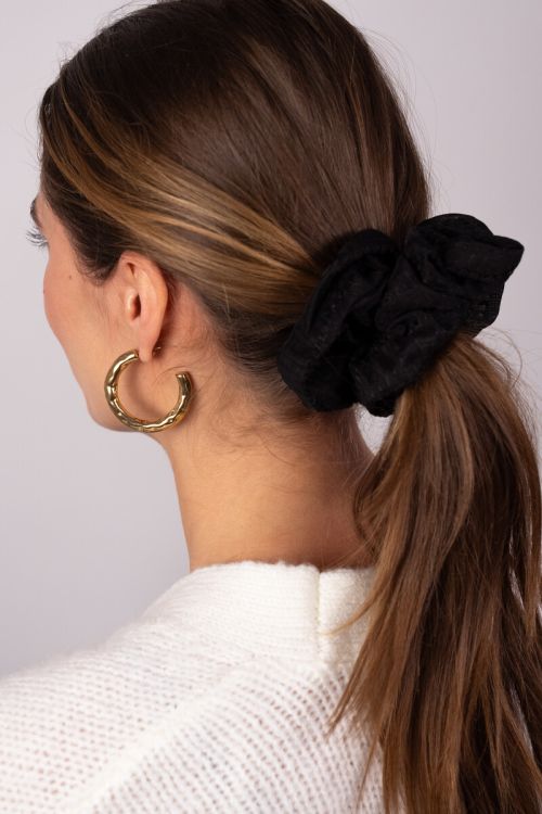 Black scrunchie with texture | My Jewellery