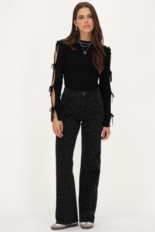 Black top with bows on sleeves | My Jewellery