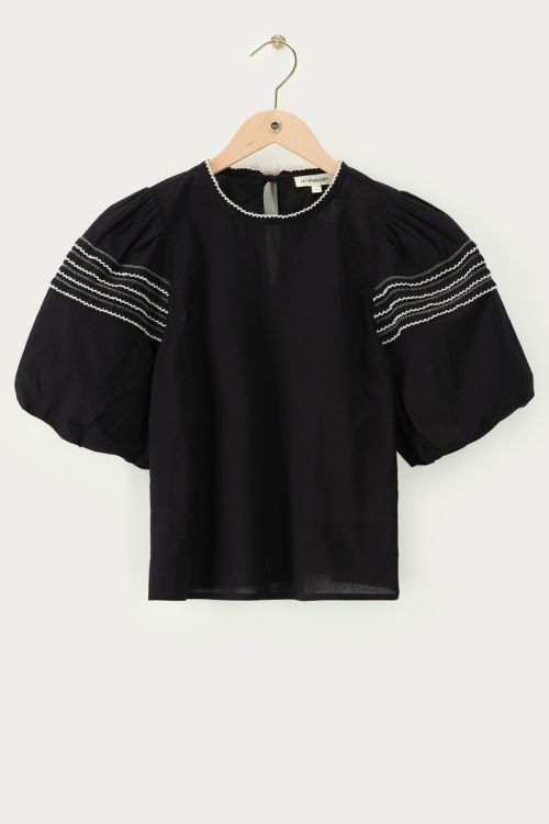 Black top with short puff sleeves & embroidery | My jewellery