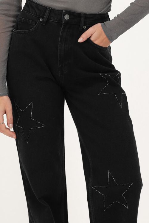 Schwarze Jeans mit weitem Bein und Sternen
