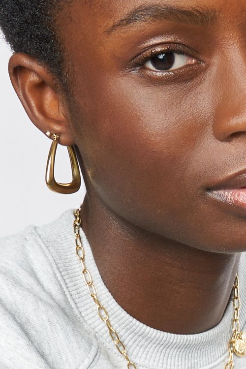 Bold earrings triangle