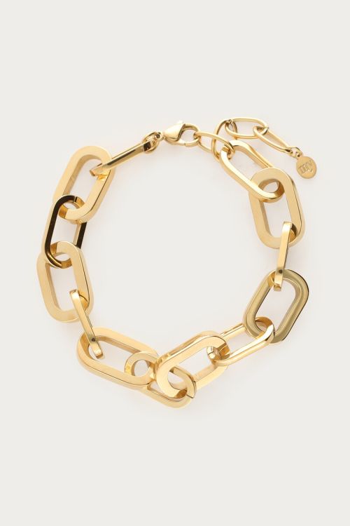 Bold statement chain bracelet
