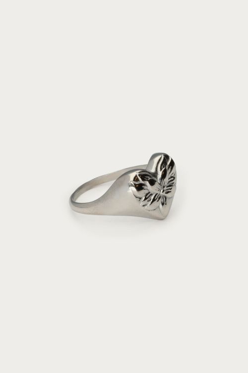 Botanical statement ring with floral heart | My Jewellery