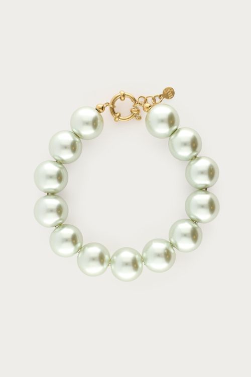 Armband mit hellgrünen Glasperlen