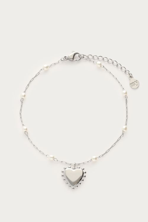 Armband mit Herzanhänger und Kunstperlen