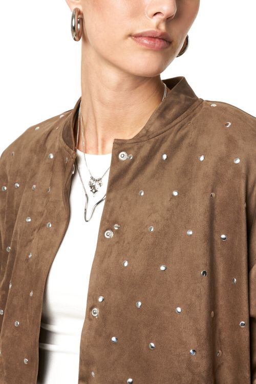 Braune Bomberjacke in Wildlederoptik mit Nieten