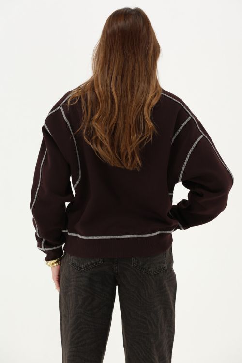 Brown sweater with contrast stitching | My Jewellery