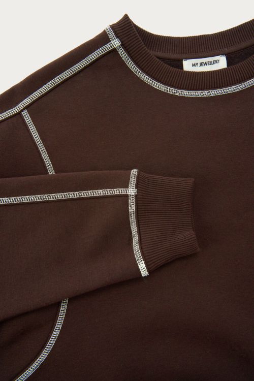 Brown sweater with contrast stitching | My Jewellery