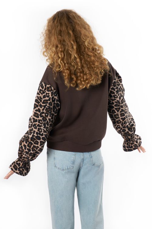 Brown sweater with leopard print sleeves | My Jewellery