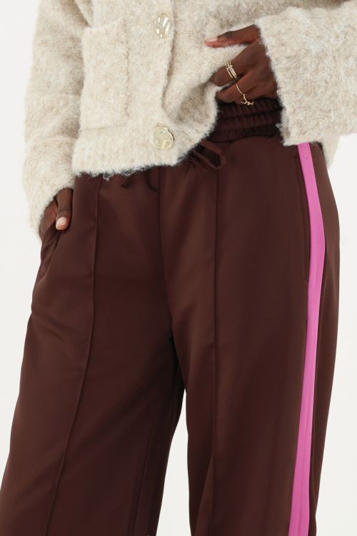 Brown trousers in satin look with pintuck | My Jewellery