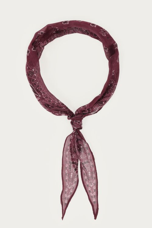 Burgundy scarf with bandana print | My Jewellery