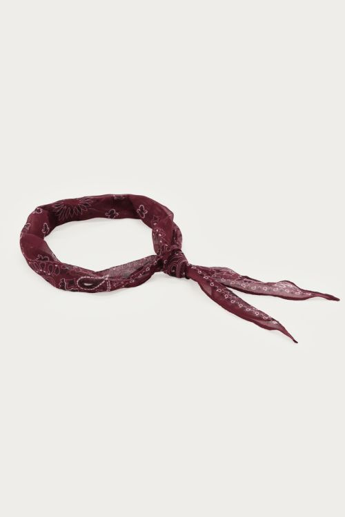 Burgundy scarf with bandana print | My Jewellery