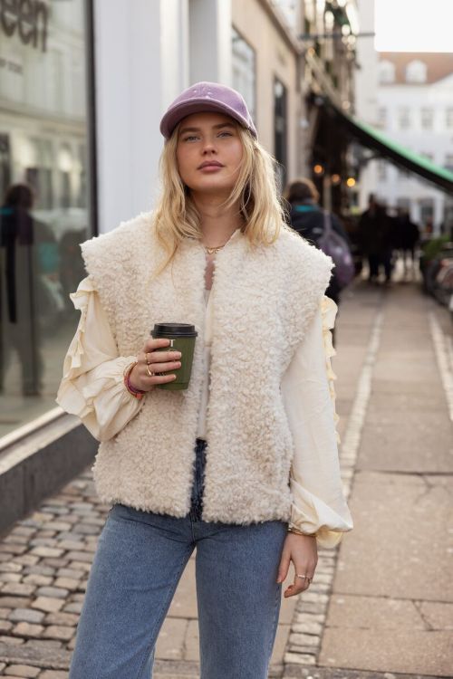 Beige teddy gilet | My Jewellery