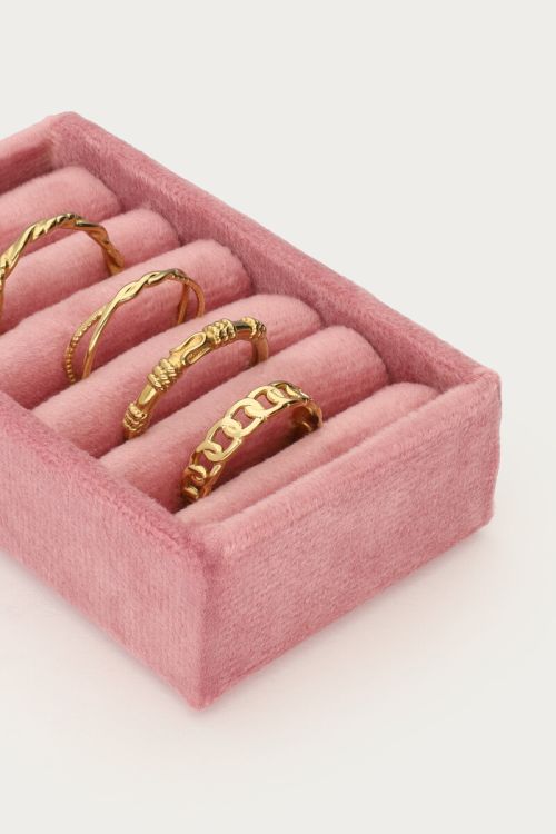 Coral velvet rings display | My Jewellery