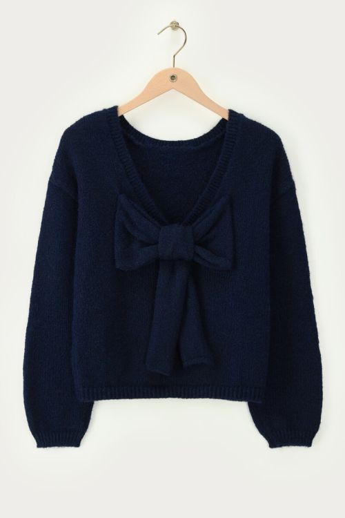 Dark blue knitted sweater with bow | My Jewellery