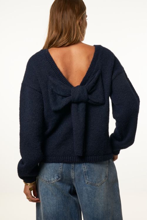 Dark blue knitted sweater with bow | My Jewellery