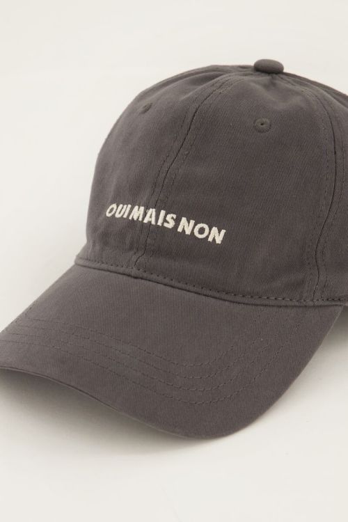 Dark grey cap "Oui mais non" | My Jewellery