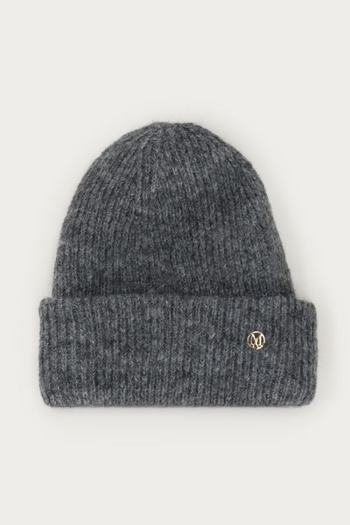 Dunkelgraue gestrickte Mütze