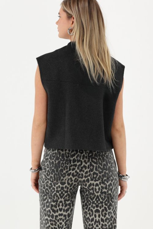 Dark grey wool  with buttons | My Jewellery